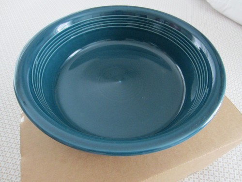 Fiesta ware serving bowl - qt,